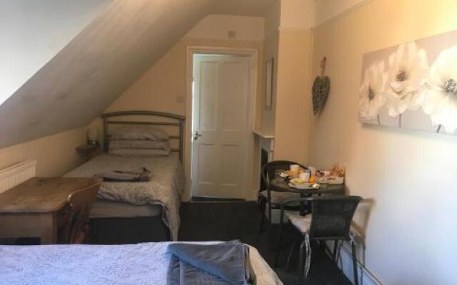Oak Tree Guest House