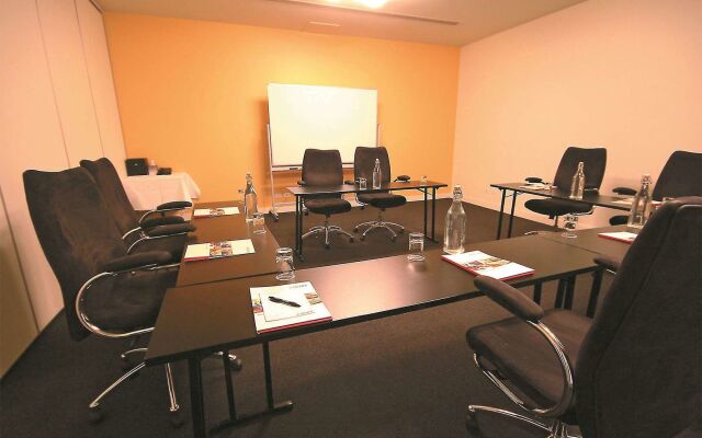 Holiday Inn Dandenong by IHG