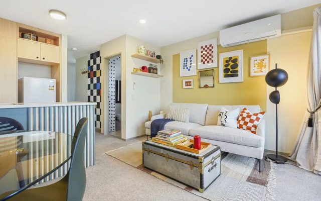 Super Chic Apt nr Albany Mall - Carpark