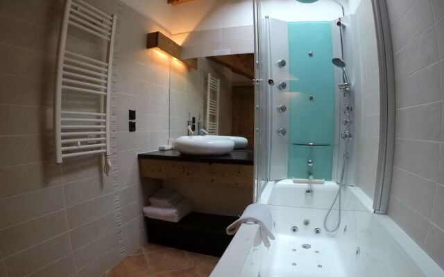 LIsatis Chalet Hotel