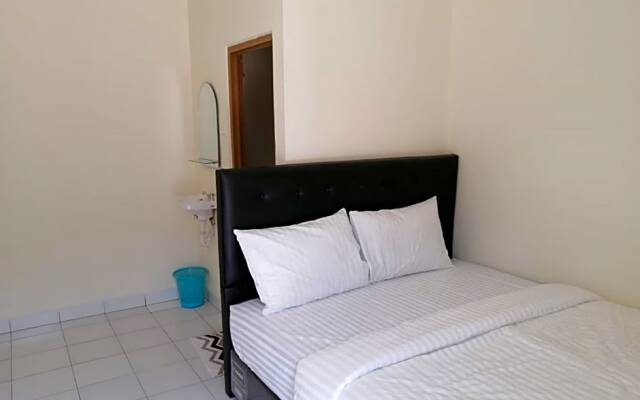 OYO 90228 Villa Ratu Kencana Sari