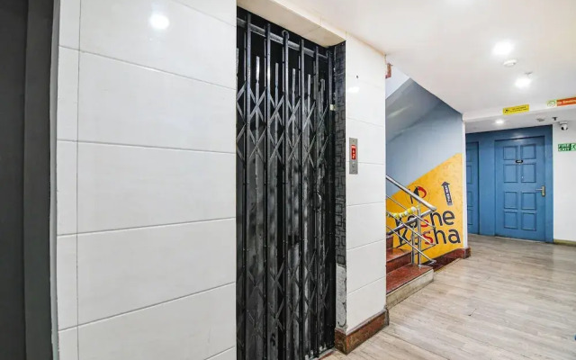 OYO Townhouse 152 Sarat Colony
