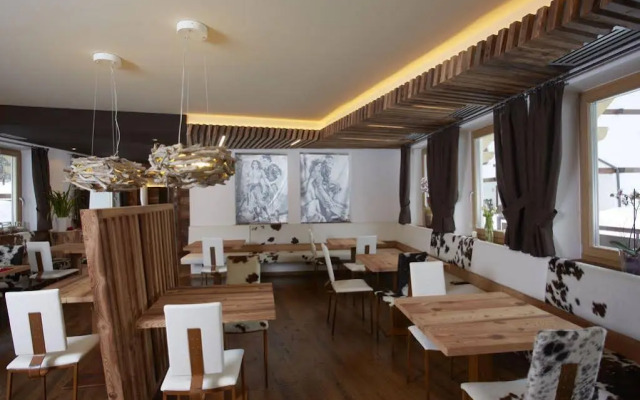 Chalet Vites Mountain Hotel