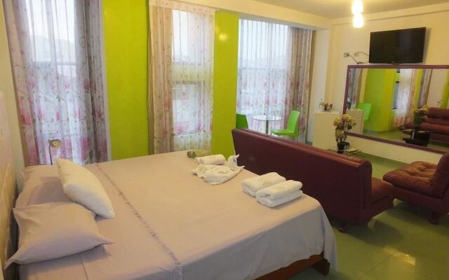 Aura Hotel