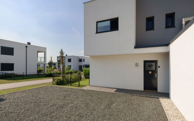 Luxurious Apartment on Pannonia Golf Course