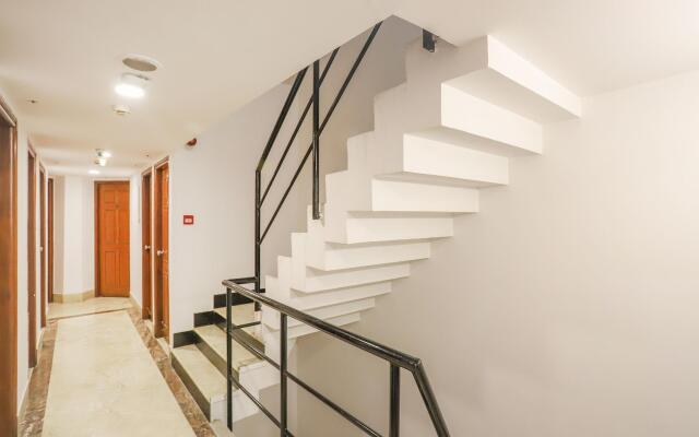 OYO 15358 Hotel Townhall