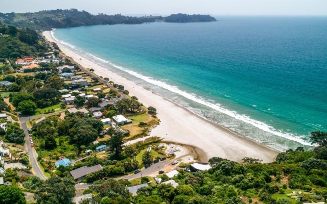 Sunshine Cottage by the Sea – Beach – Onetangi