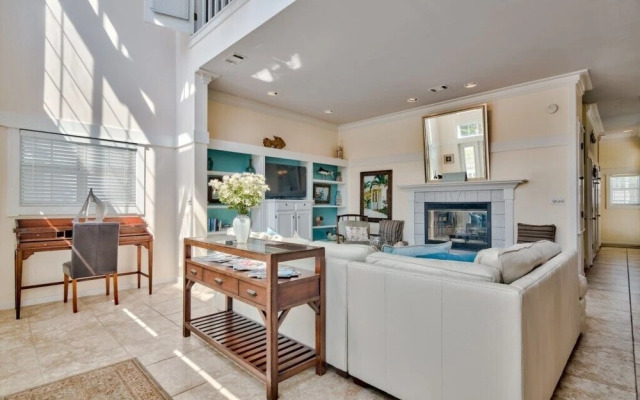 Crystal Oasis Across From Beach Heated Pool