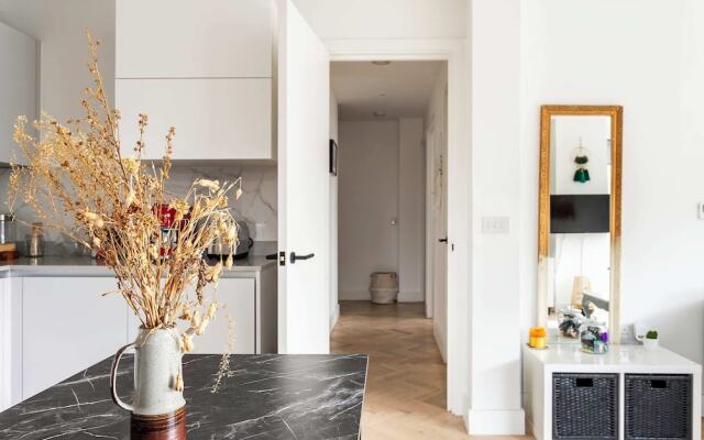 Cosy 2-bed Flat in Vibrant Acton!