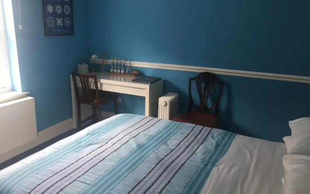 Circles B&B