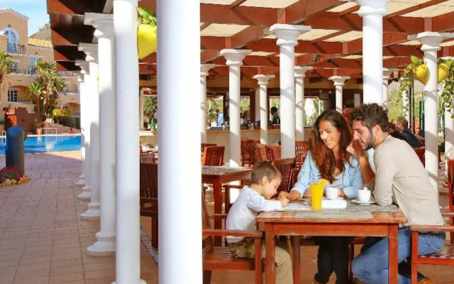 Las Lomas Village – Luxury Apartments