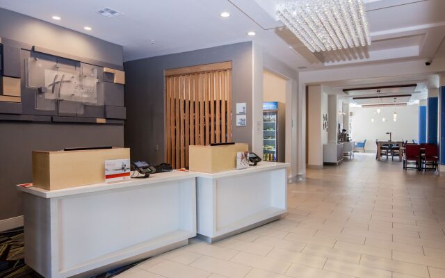 Holiday Inn Express Hotel & Suites Houston-Alvin by IHG