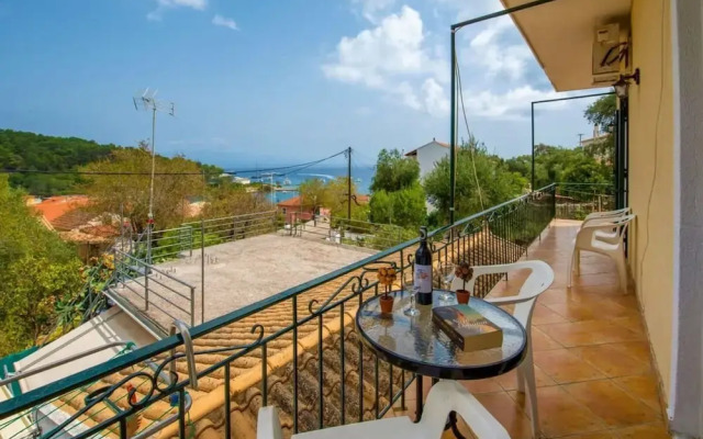 Live the Summer Dream at Gaios Cozy Retreat