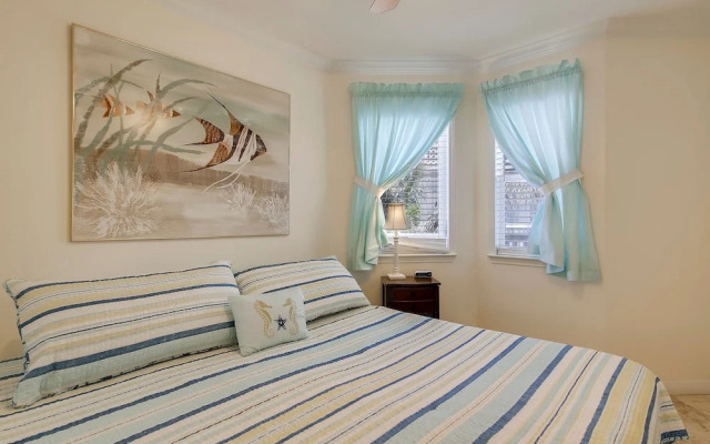 Seascape 1303 Studio Bedroom Condo by RedAwning