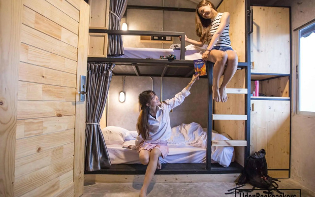 UdonBackpackers Beds and cafe
