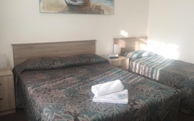 Sandpiper Motel