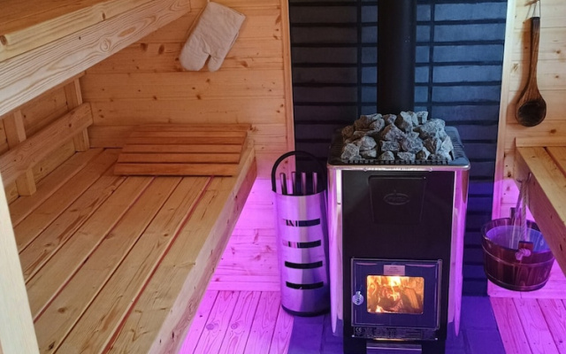 House With Private Garden and Sauna