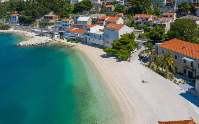 The Beach Suites