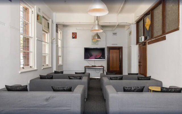 The Old Swan Barracks - Hostel