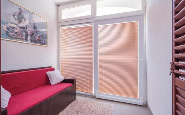 Stunning Apartment in Lukovo Sugarje With 3 Bedrooms, Wifi and Outdoor Swimming Pool