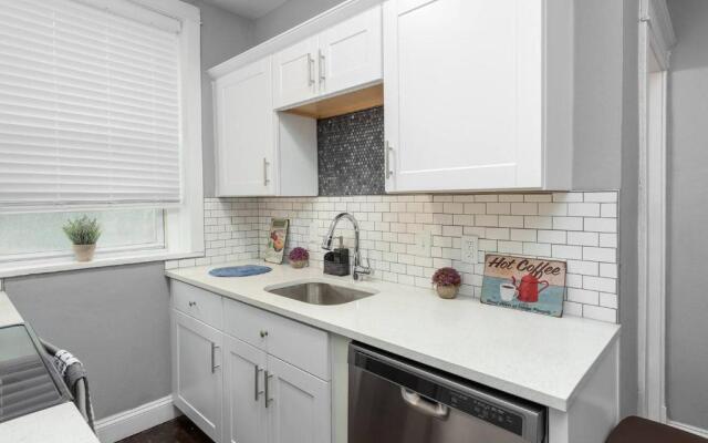 Trendy 1br in Garden District