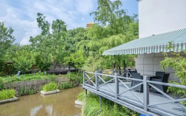 Ningbo Jianjie Meditation House (Fenghua Xikou Scenic Spot Buddhist Academy Store) – Outside – Ningbo