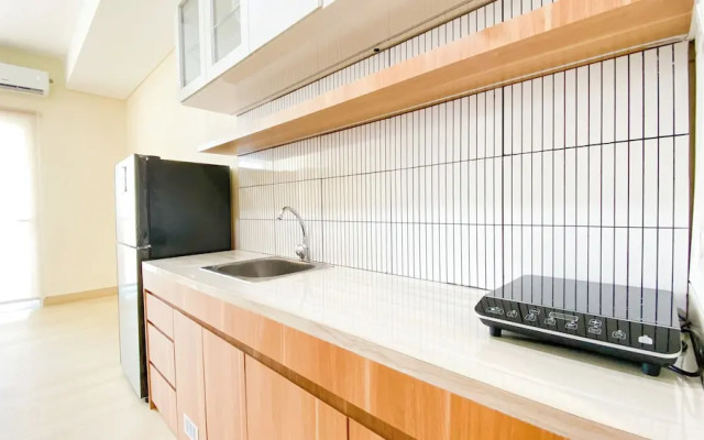 Comfortable And Modern Studio Apartment At B Residence