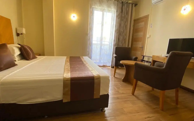 The Monalysa Suites & Residence