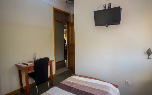 Crown Suites Hotel