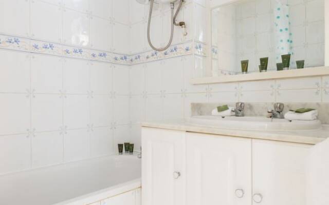 2 Bedroom Flat In Hammersmith Near The Thames