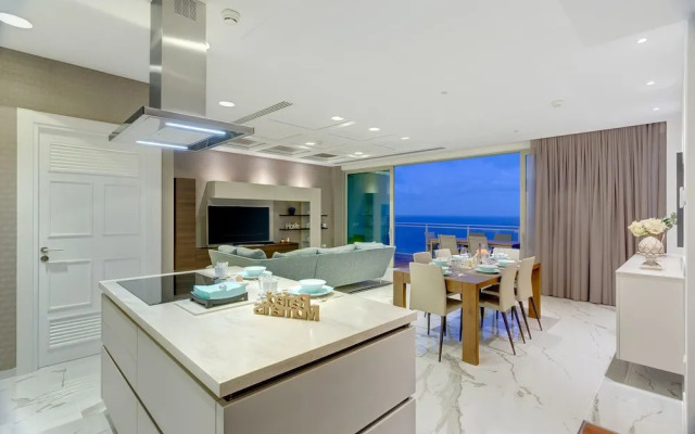 Super Luxury Apartment in Tigne Point, Amazing Ocean Views