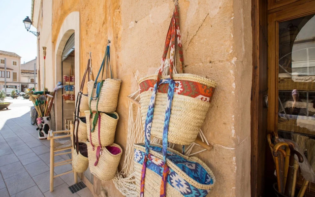 Sa Cumuna in Campos With 3 Bedrooms and 2 Bathrooms