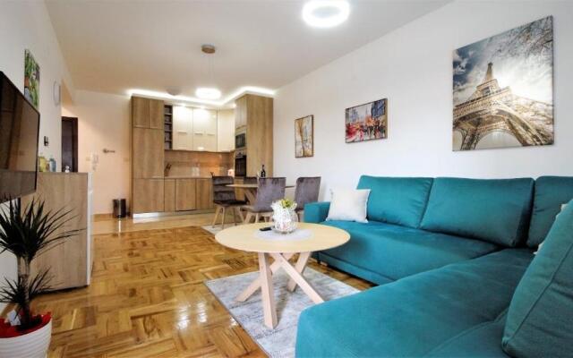 Aleksa Lux apartment Budva