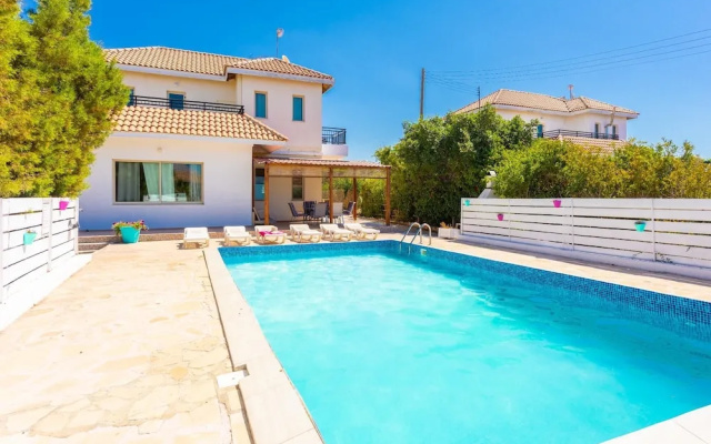 Villa Aristotle in Peyia