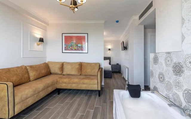 Lagun Castle Hotel&Spa