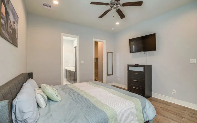 Central Condo: Near NRG Stadium & Houston Zoo!