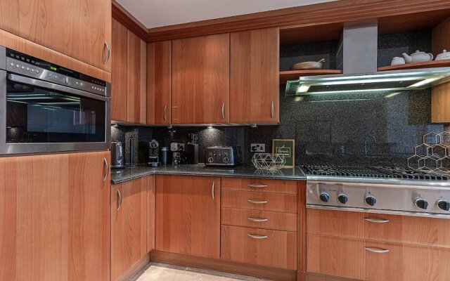 Stunning 6-bed House Near Harrods in Knightsbridge