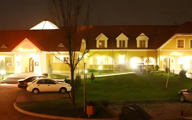 Gastland M0 Hotel & Restaurant & Conference Center