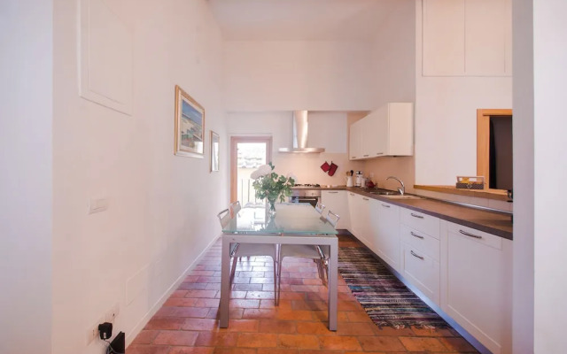 Central Location in Florence Inviting 3BD Apt