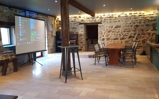 Gîte atypique la croix du py