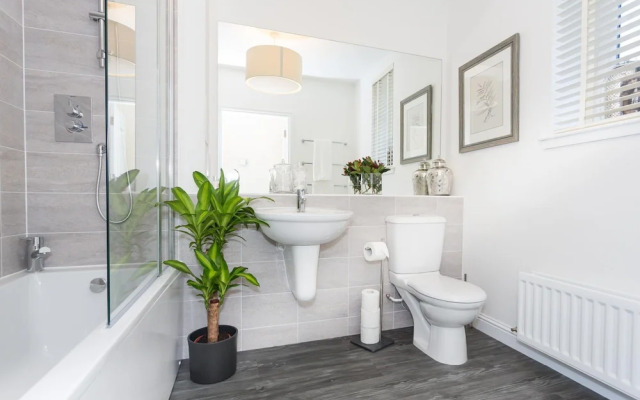 Elegant Home in Aberdeen