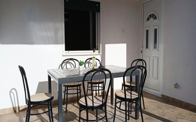 Neve - 30 m From sea - H