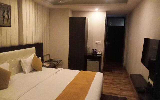 Paradise Ganga - A River Side Hotel