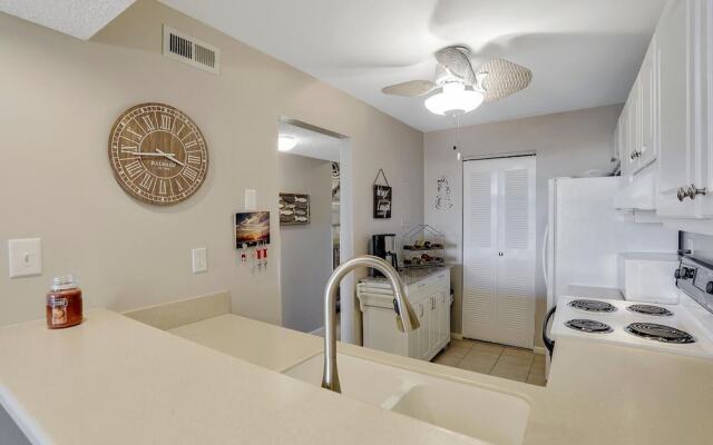 Condo in Community With Beach Access, Pool and Tennis