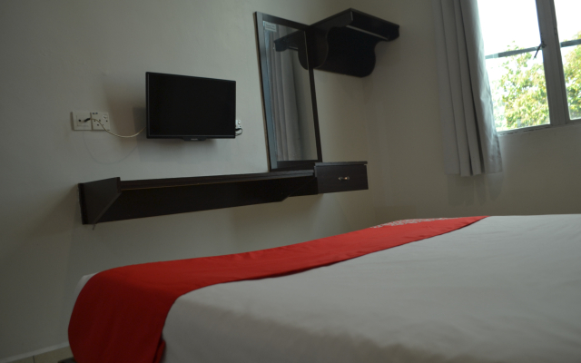 OYO 89715 CK Hotel