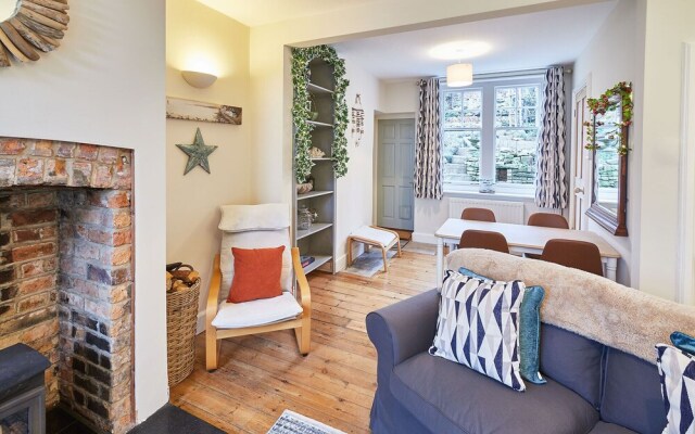 Host Stay 1 Coastguard Cottages