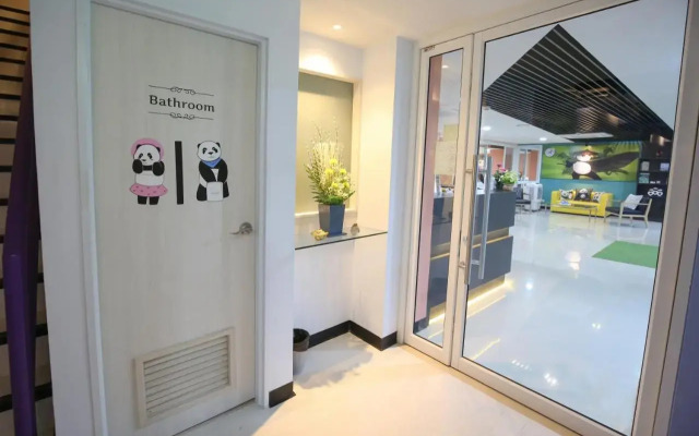 Lucky Panda Hotel