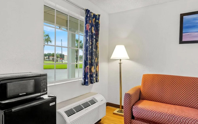 Travelodge Suites MacClenny