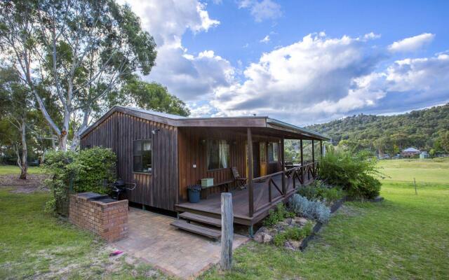 Wisteria Cottage and Cabins