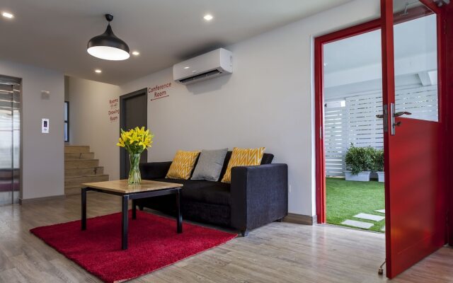 OYO Townhouse 012 Kaushambi Metro Ghaziabad